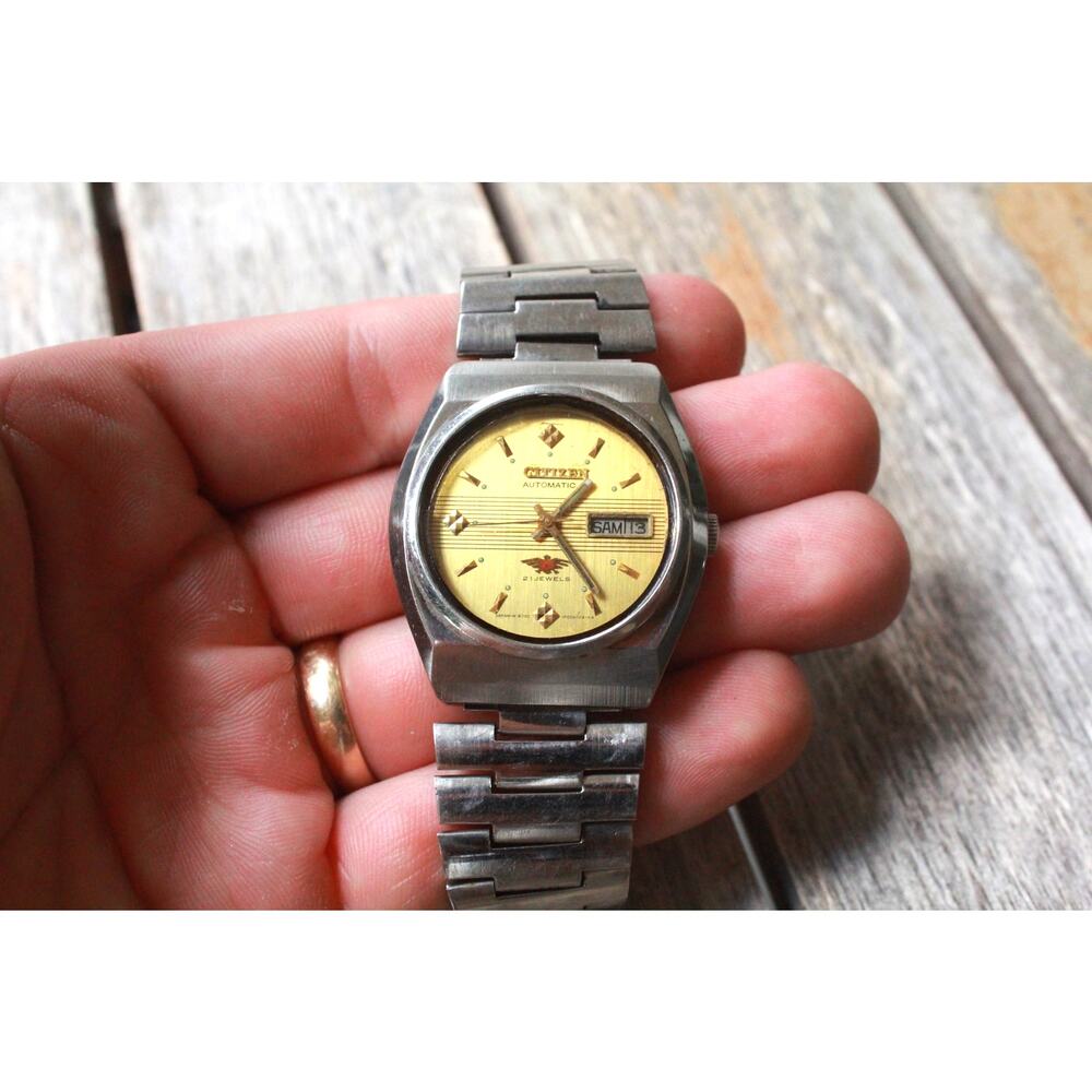 Vintage 1972 Citizen Automatic Mens Silver Watch W/daydate & Gold accents